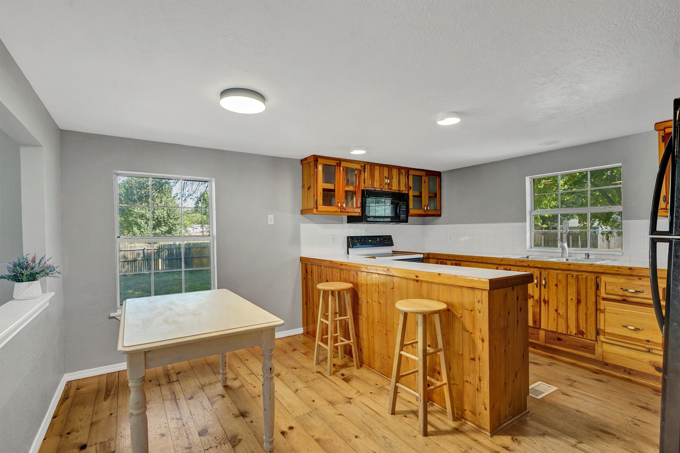 1941 Lariat Lane Burleson TX 76028