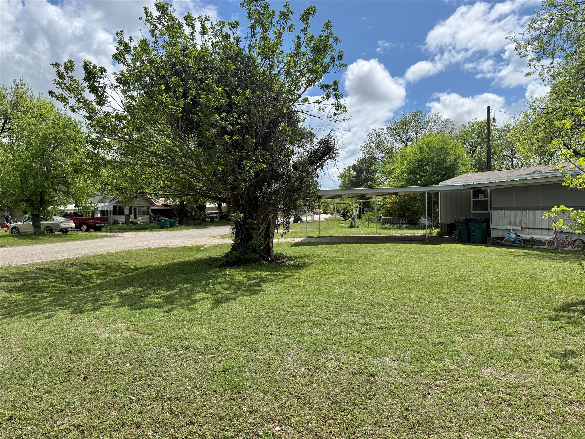 300 Rusk Clyde TX 79510