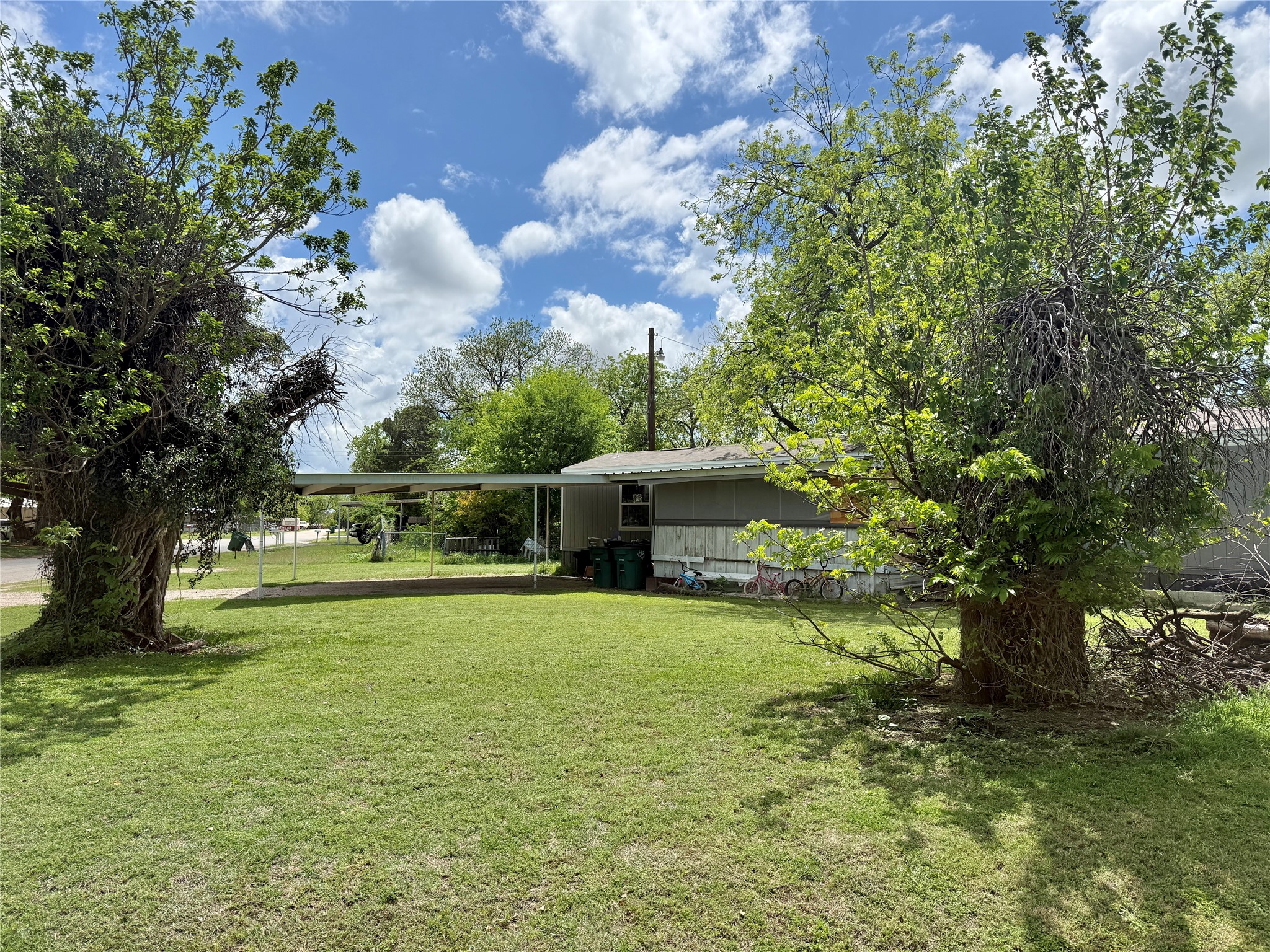 300 Rusk Clyde TX 79510