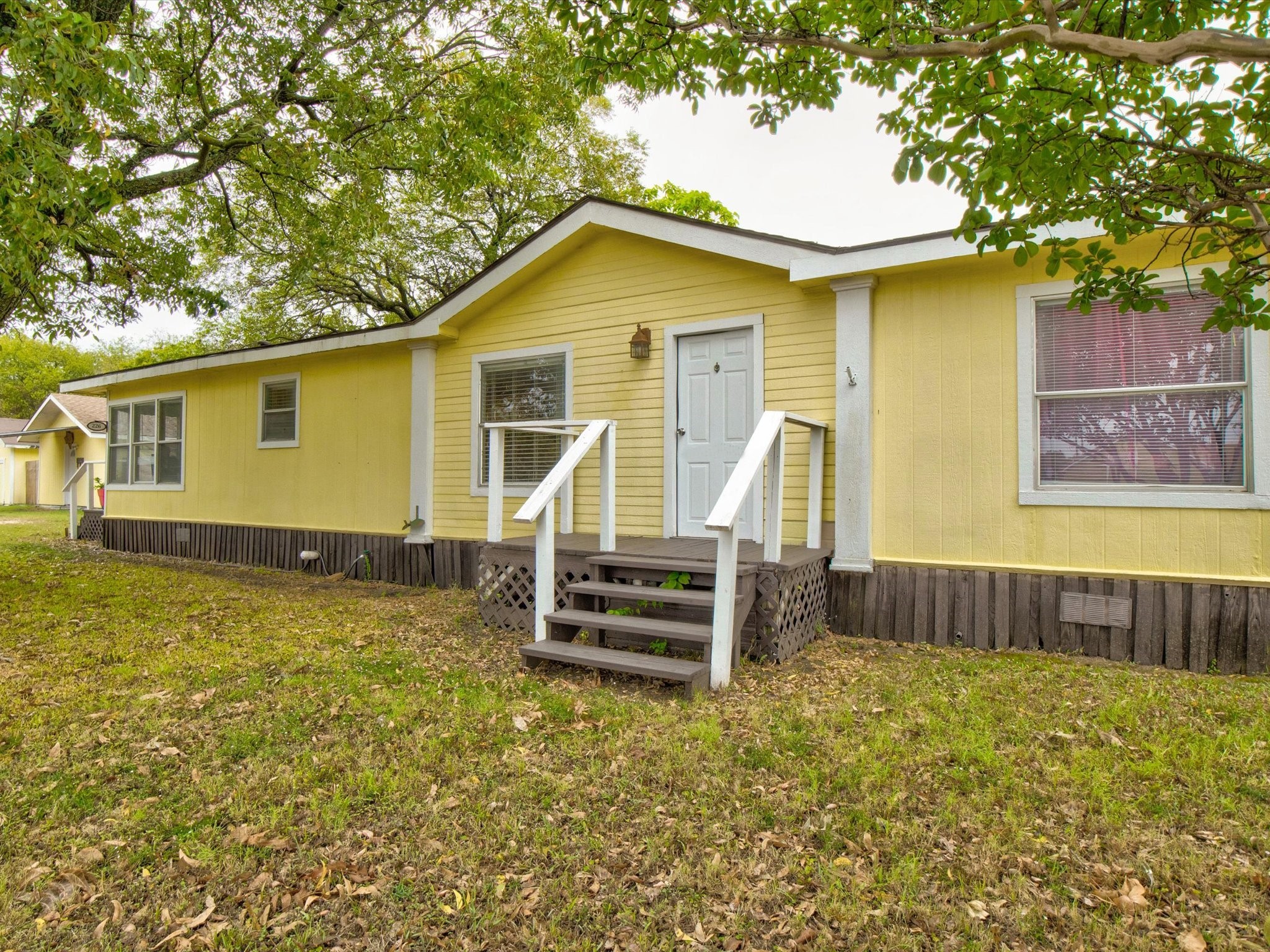 226 Cleveland Street Cleburne TX 76031