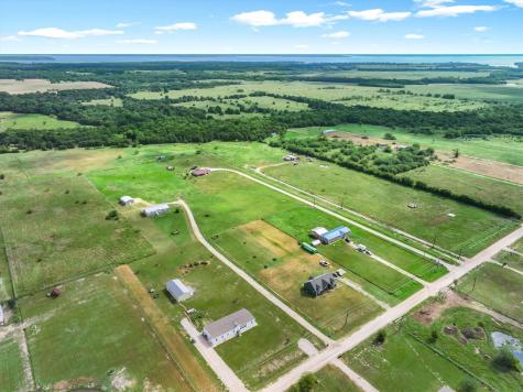 1955 Vz County Road 3808 Wills Point TX 75169