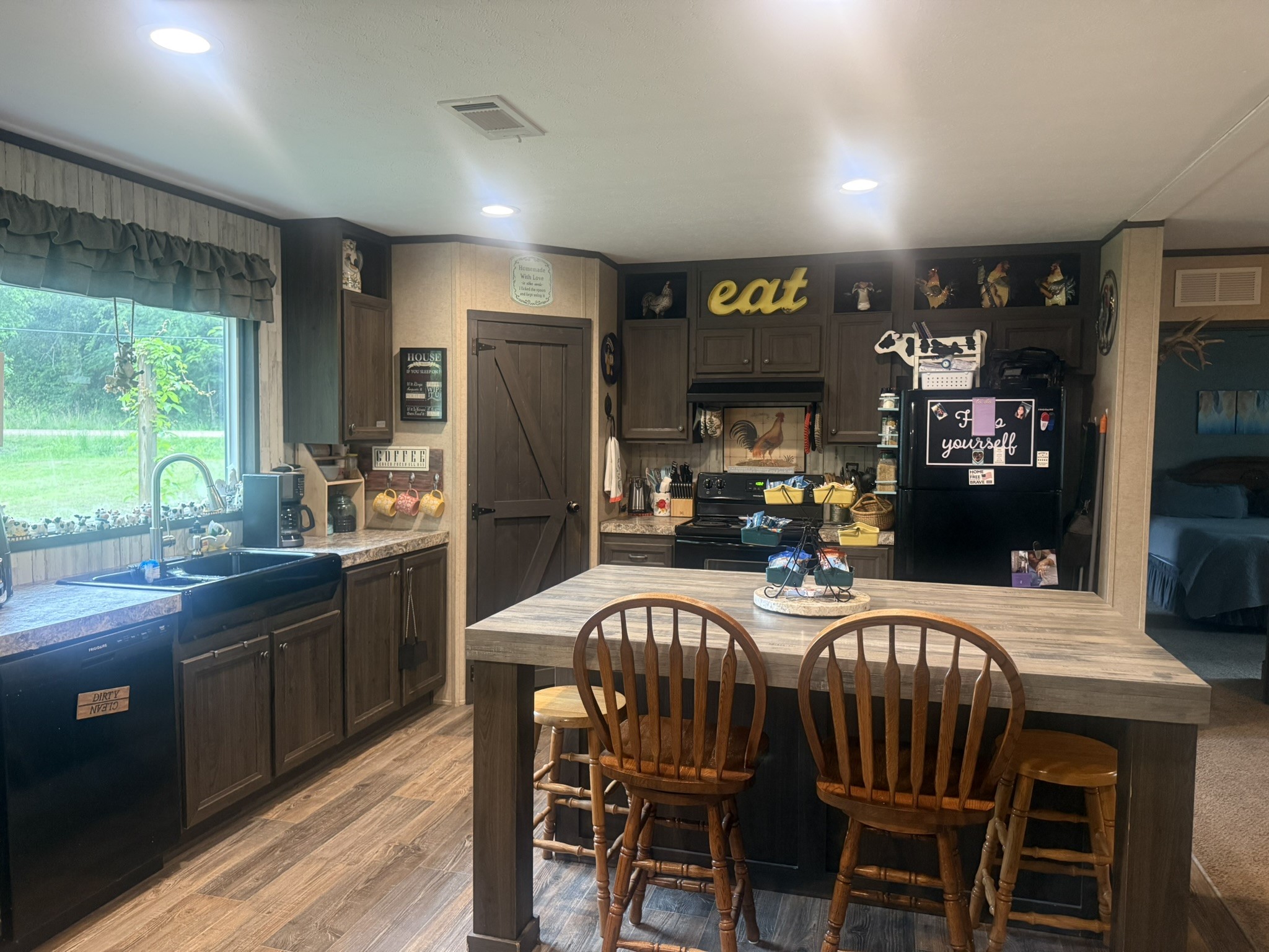 1200 Shoreline Circle Chandler TX 75758