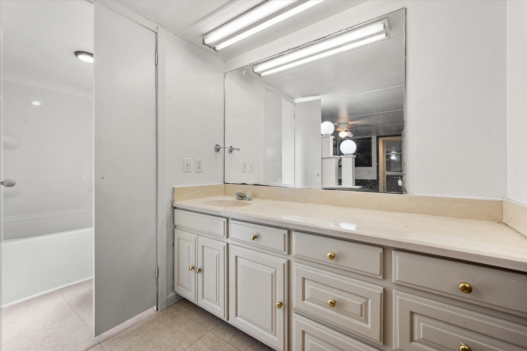 1509 E Apache Trail Granbury TX 76048