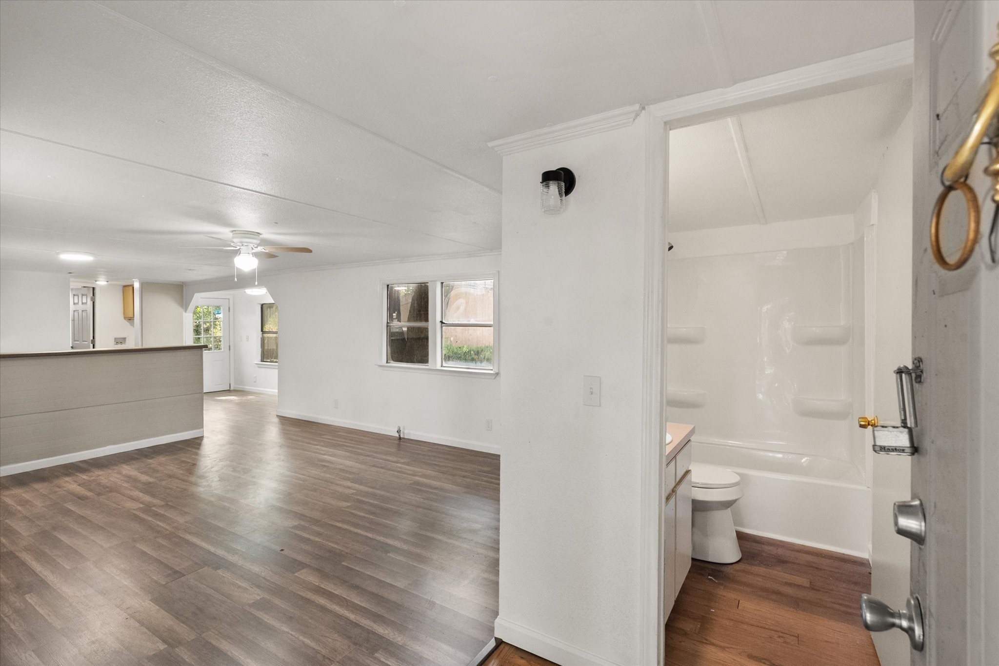 1509 E Apache Trail Granbury TX 76048