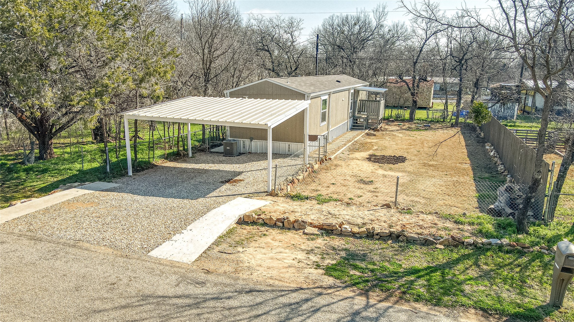 2809 Cedarhill Street Granbury TX 76048