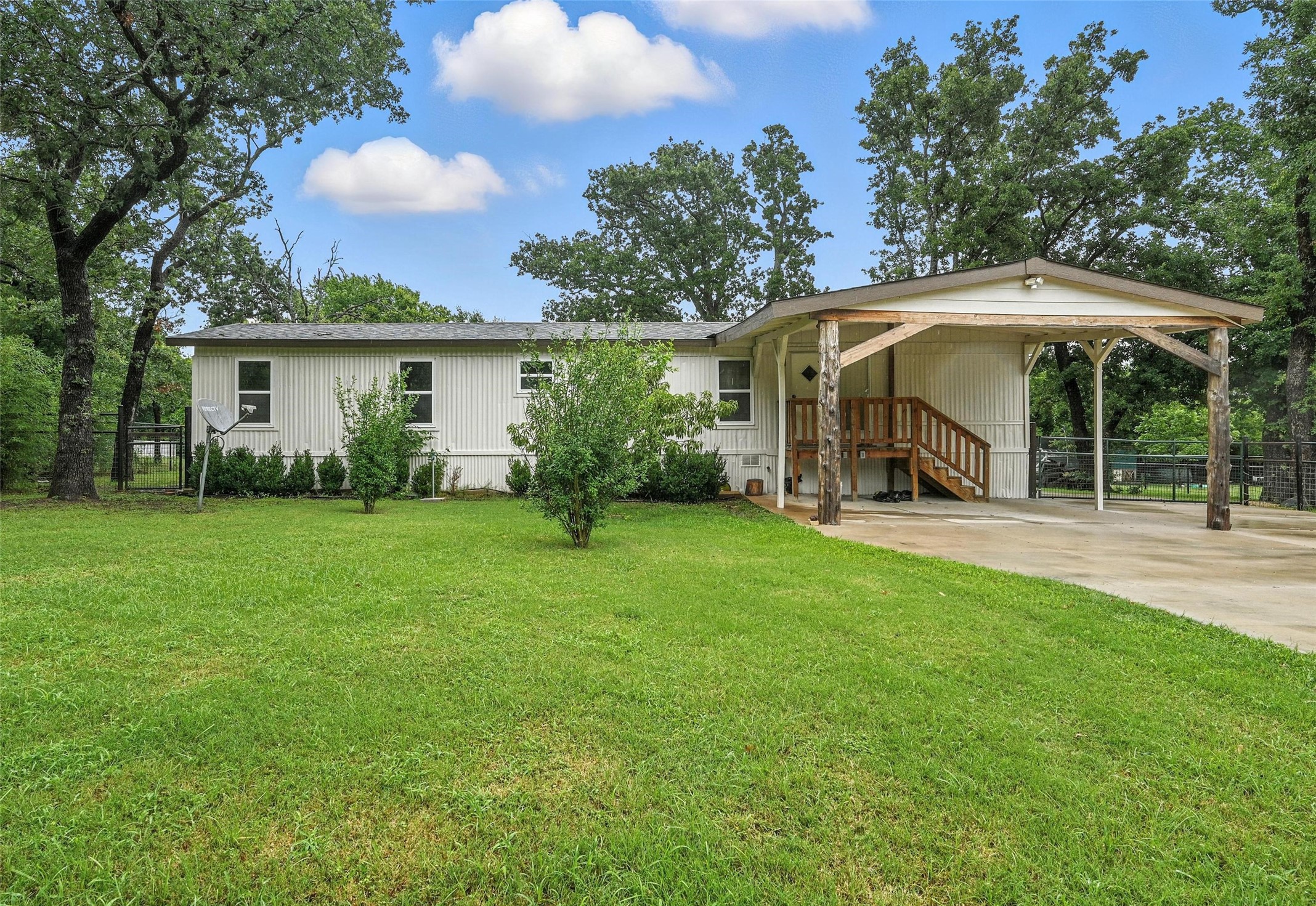 525 Surrey Lane Burleson TX 76028