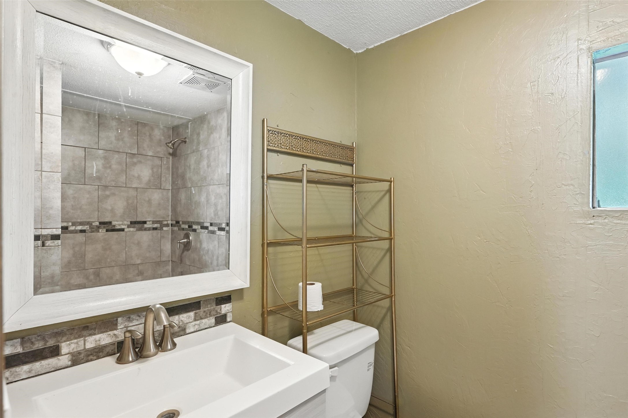 525 Surrey Lane Burleson TX 76028