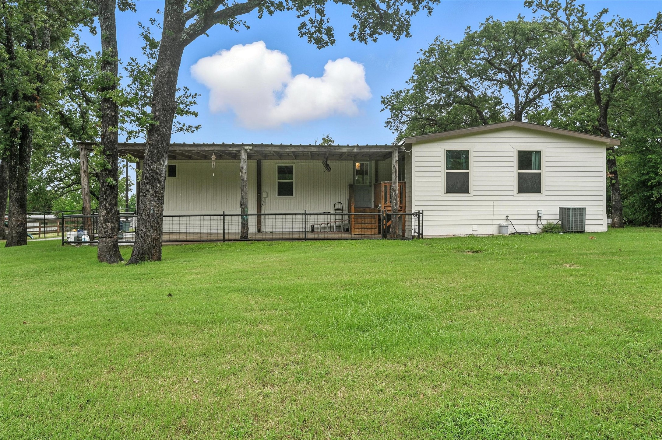 525 Surrey Lane Burleson TX 76028