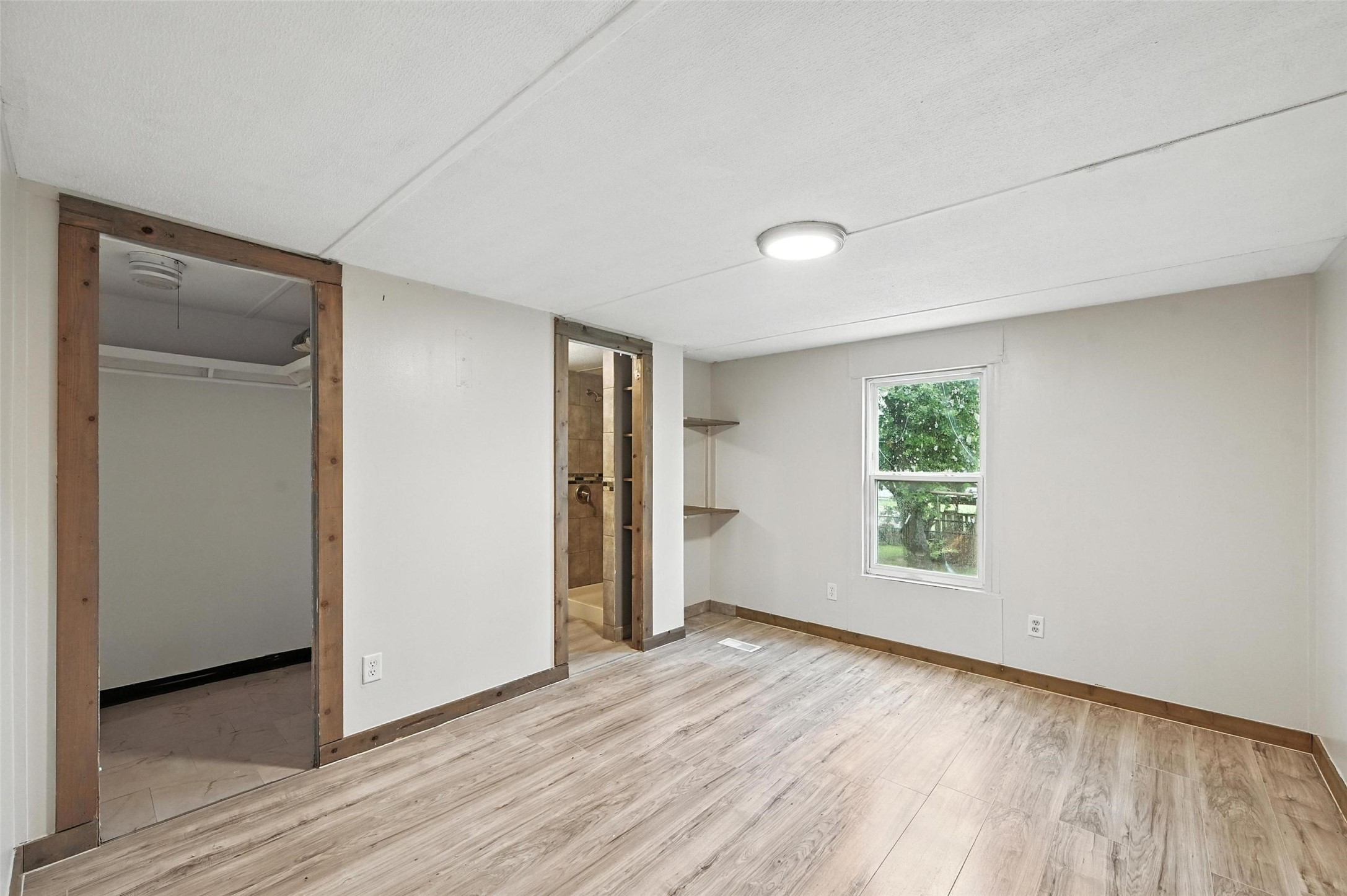 525 Surrey Lane Burleson TX 76028