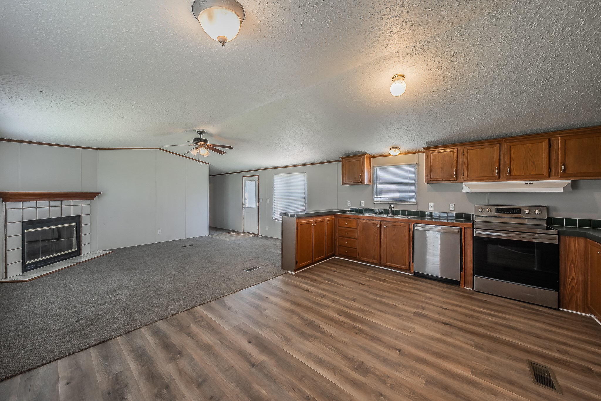 912 Skylark Drive Granbury TX 76049
