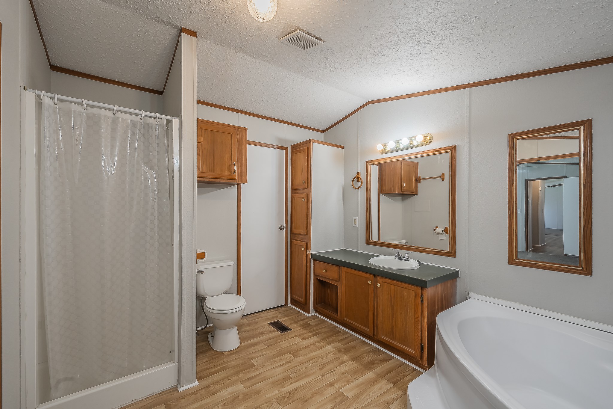 912 Skylark Drive Granbury TX 76049