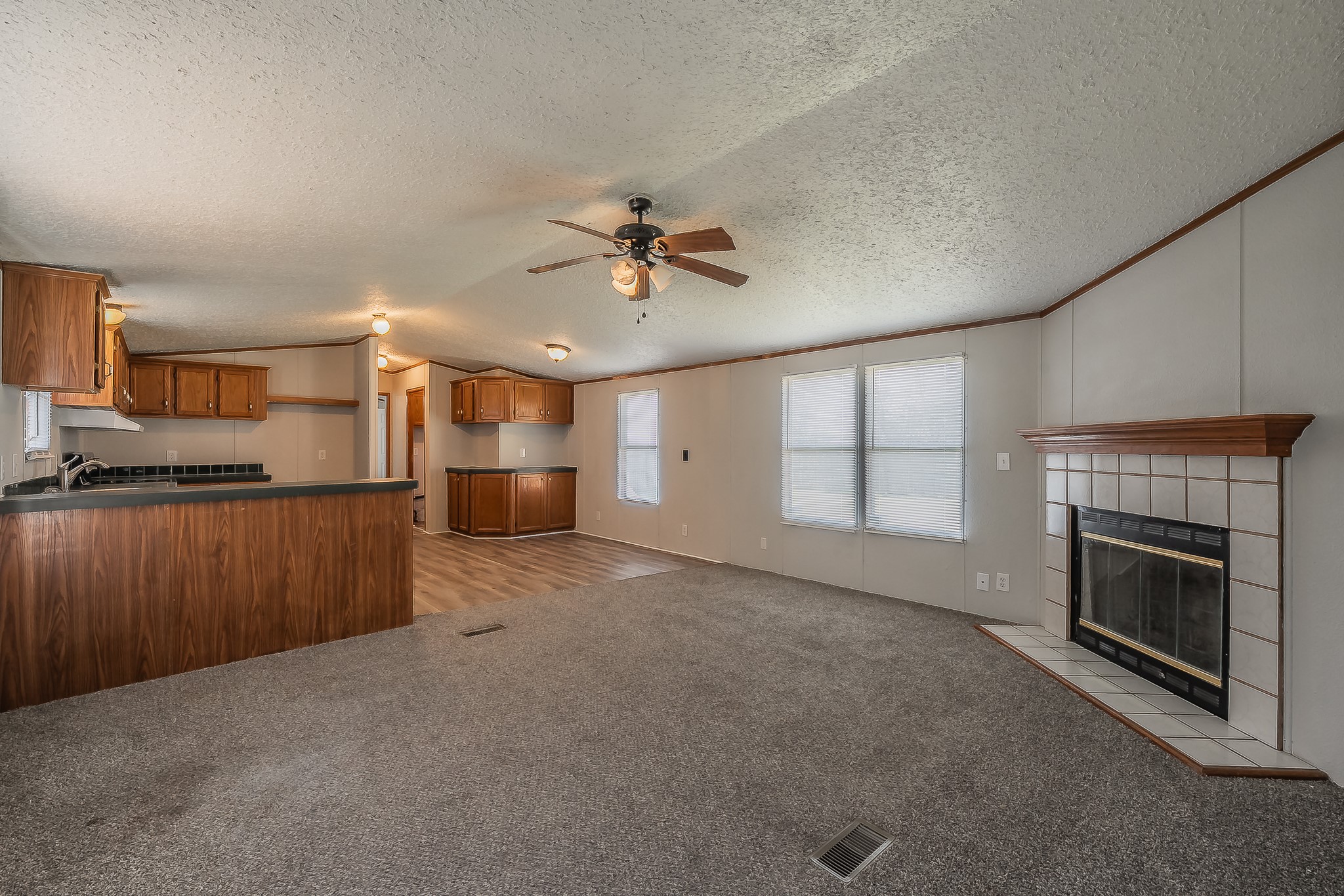 912 Skylark Drive Granbury TX 76049