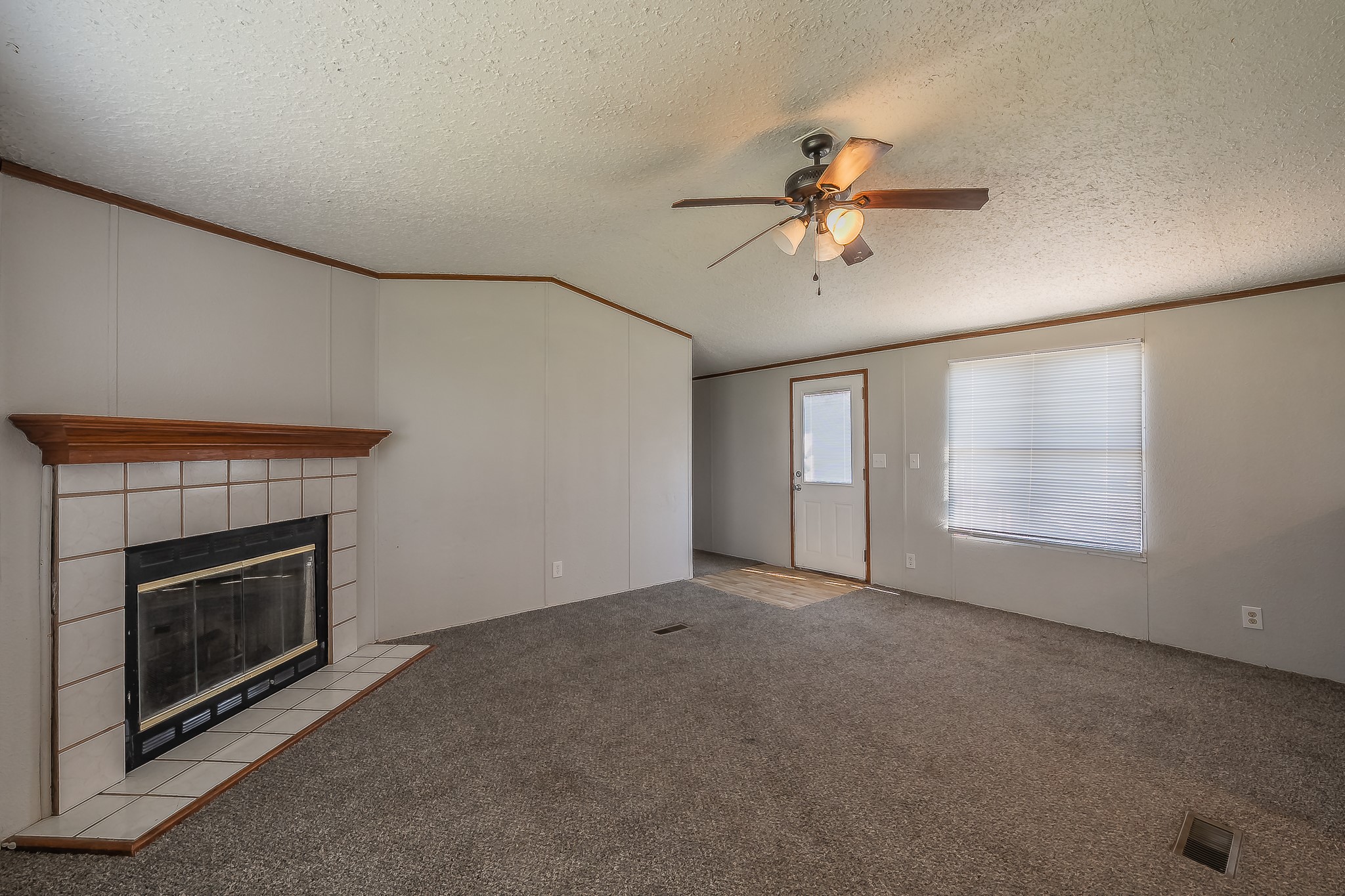 912 Skylark Drive Granbury TX 76049