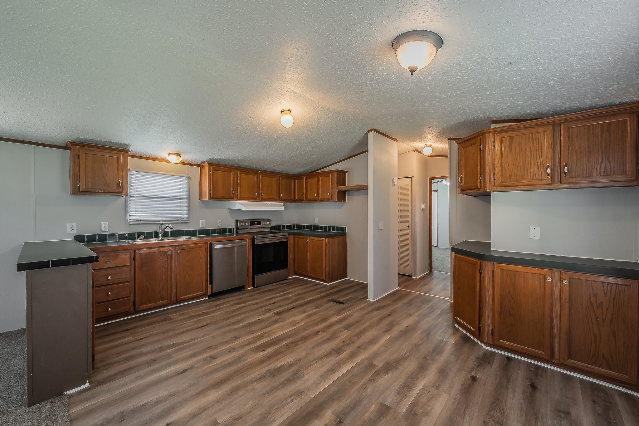 912 Skylark Drive Granbury TX 76049