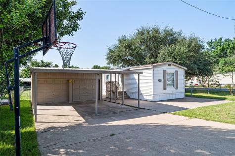 4001 Gloria Drive Granbury TX 76049