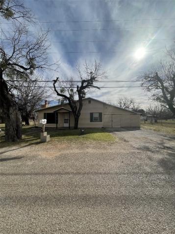 246 Nolan Street Tye TX 79563