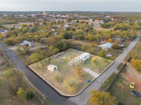 516 S Butte Street Breckenridge TX 76424
