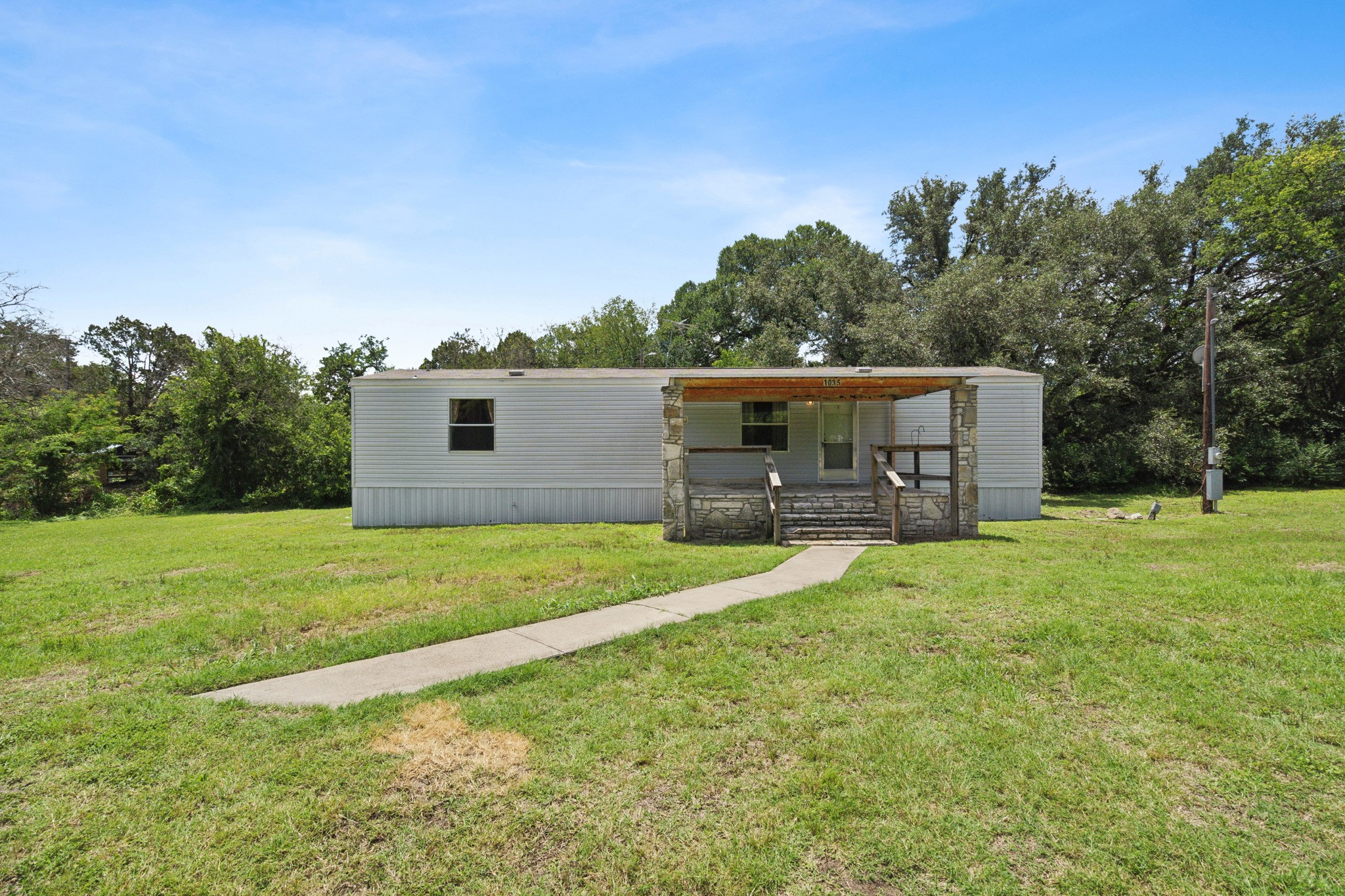 1035 Pawnee Trail Granbury TX 76048