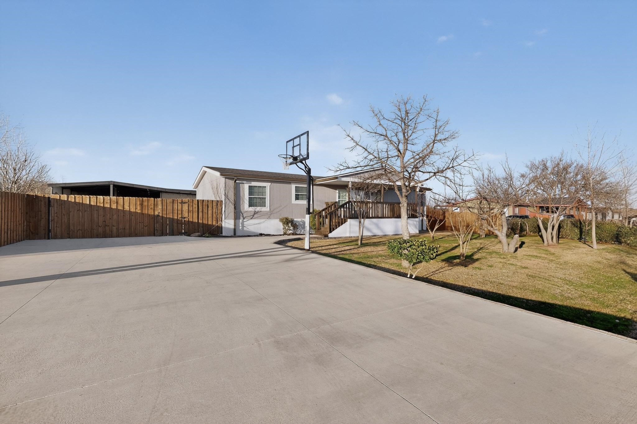 819 Hoss Road Sanger TX 76266