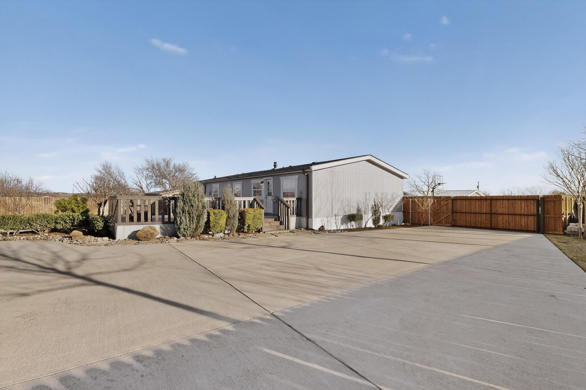 819 Hoss Road Sanger TX 76266
