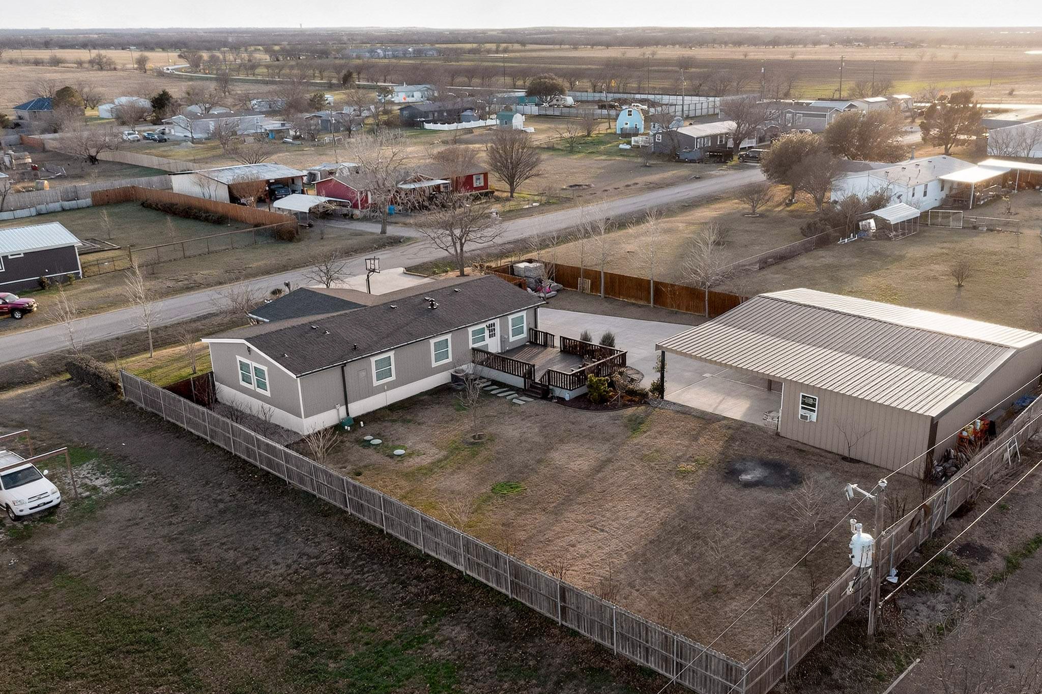 819 Hoss Road Sanger TX 76266