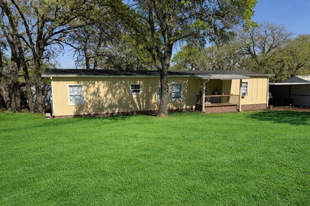 809 Harness Trail Granbury TX 76049