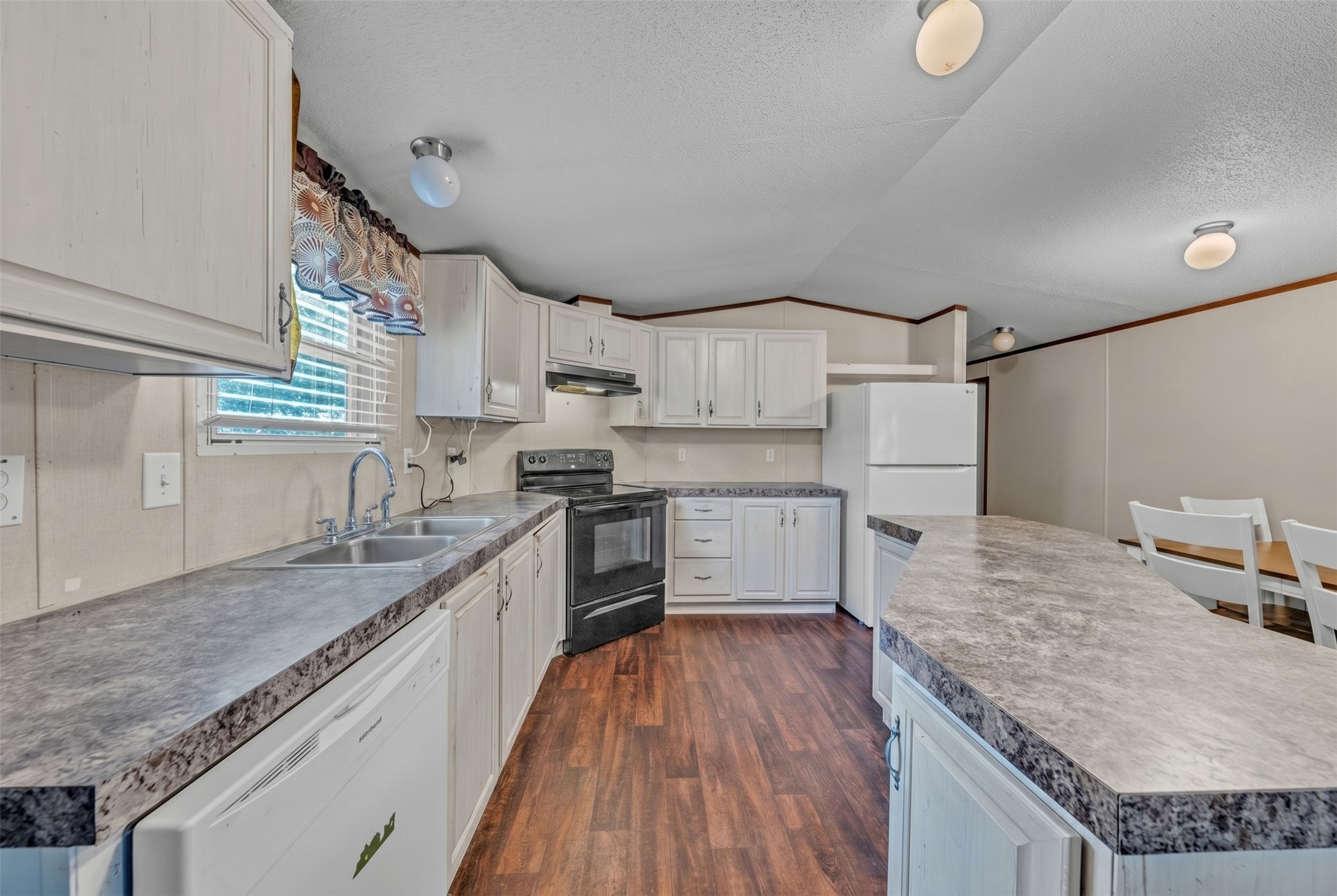1909 Coral Road Pelican Bay TX 76020