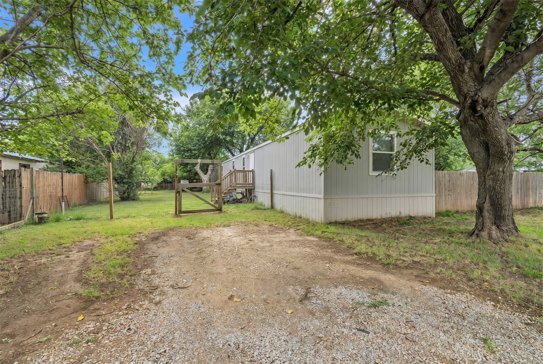 1909 Coral Road Pelican Bay TX 76020