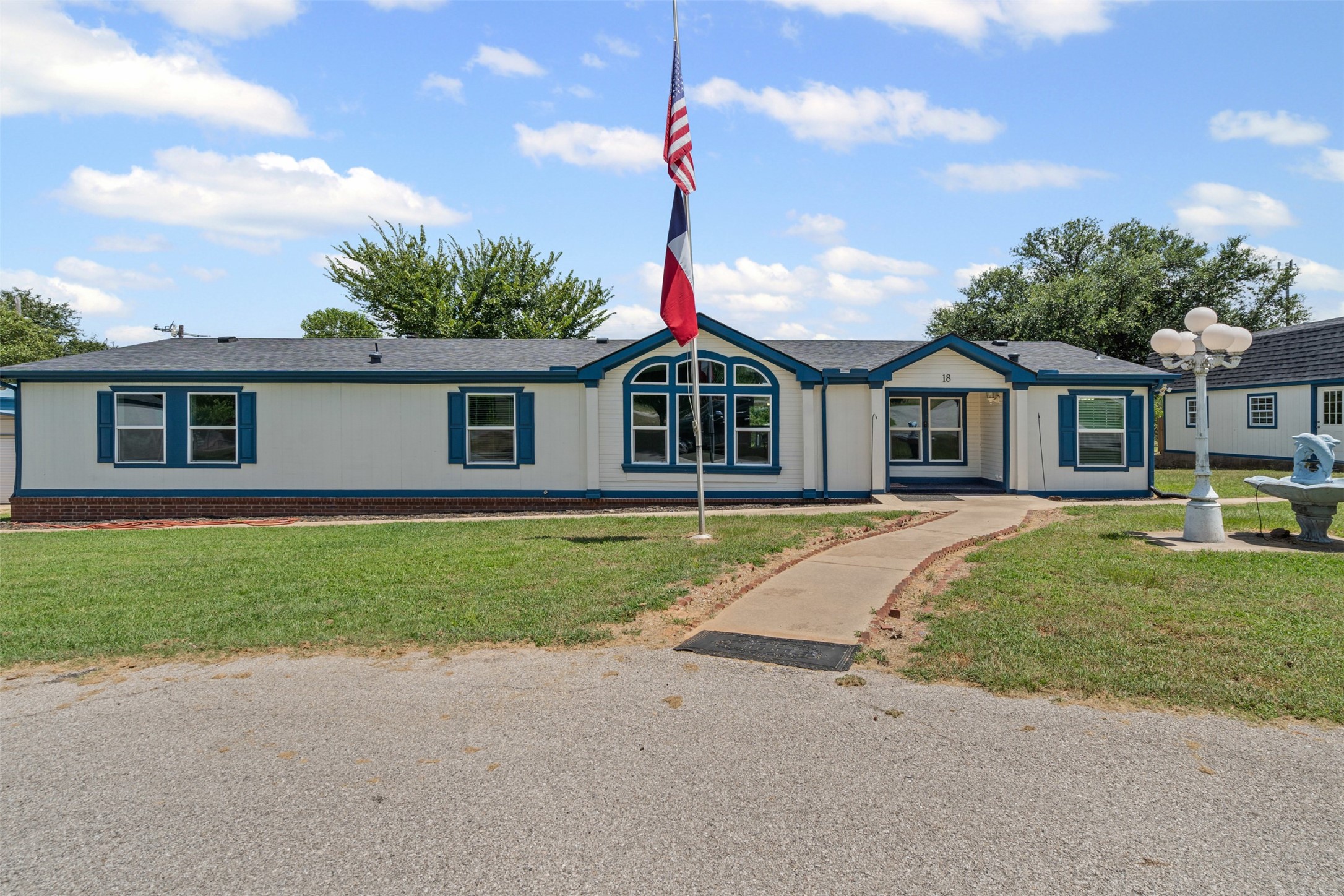 18 Sunny Lane Burleson TX 76028