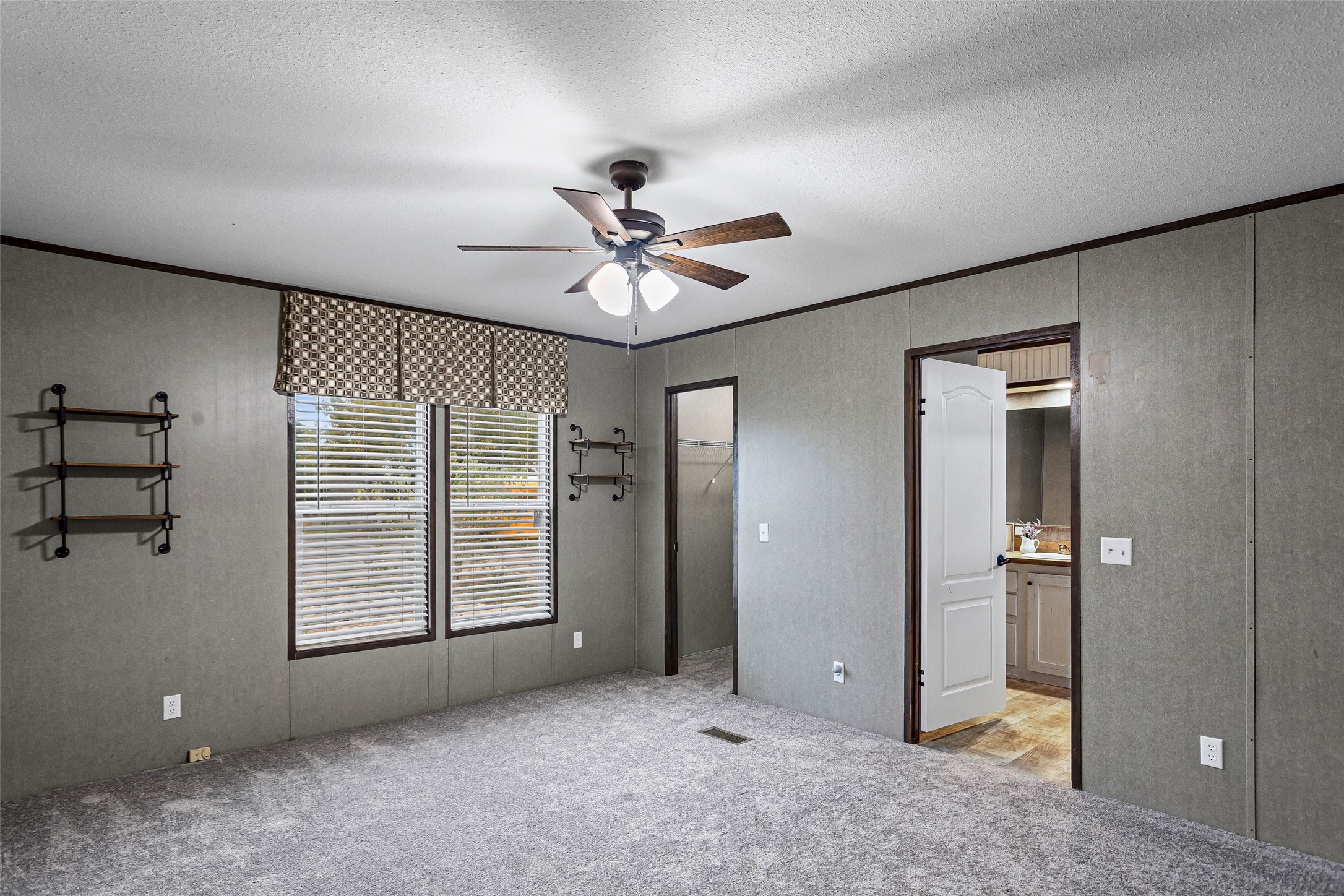 3210 Robinhood Drive Granbury TX 76048