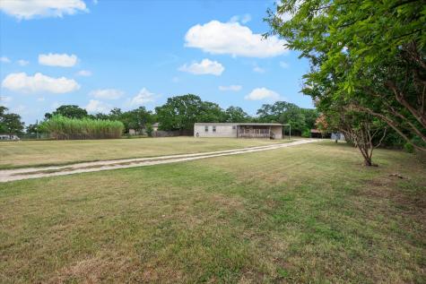 832 Green Valley Circle E Burleson TX 76028