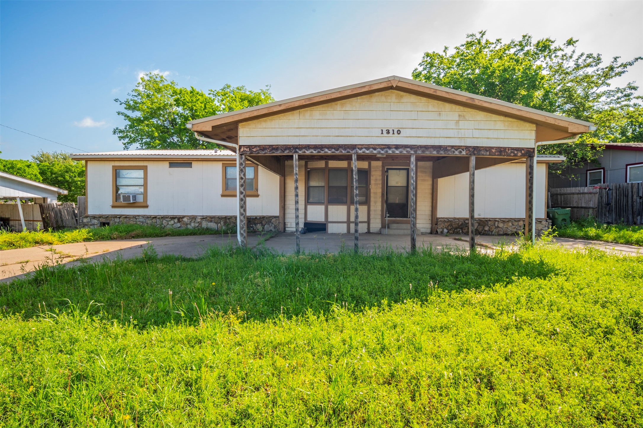 1310 Honeysuckle Drive Mansfield TX 76063
