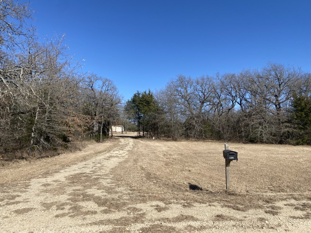 1896 NW County Road 3092 Frost TX 76641