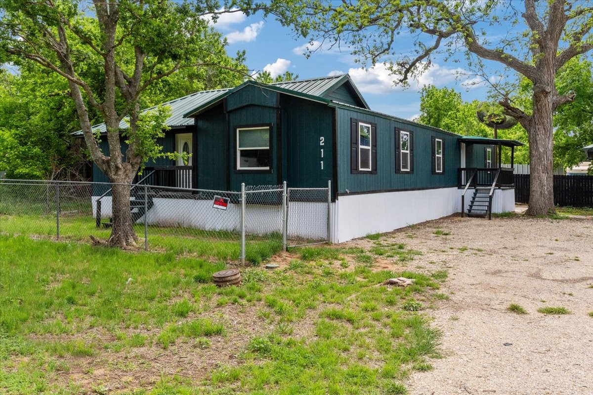 211 Kickapoo Trail Weatherford TX 76087