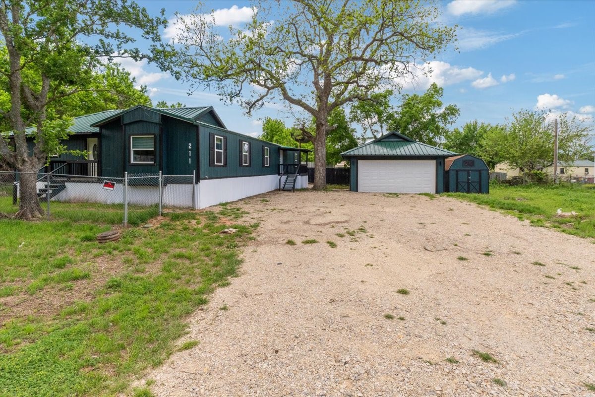 211 Kickapoo Trail Weatherford TX 76087