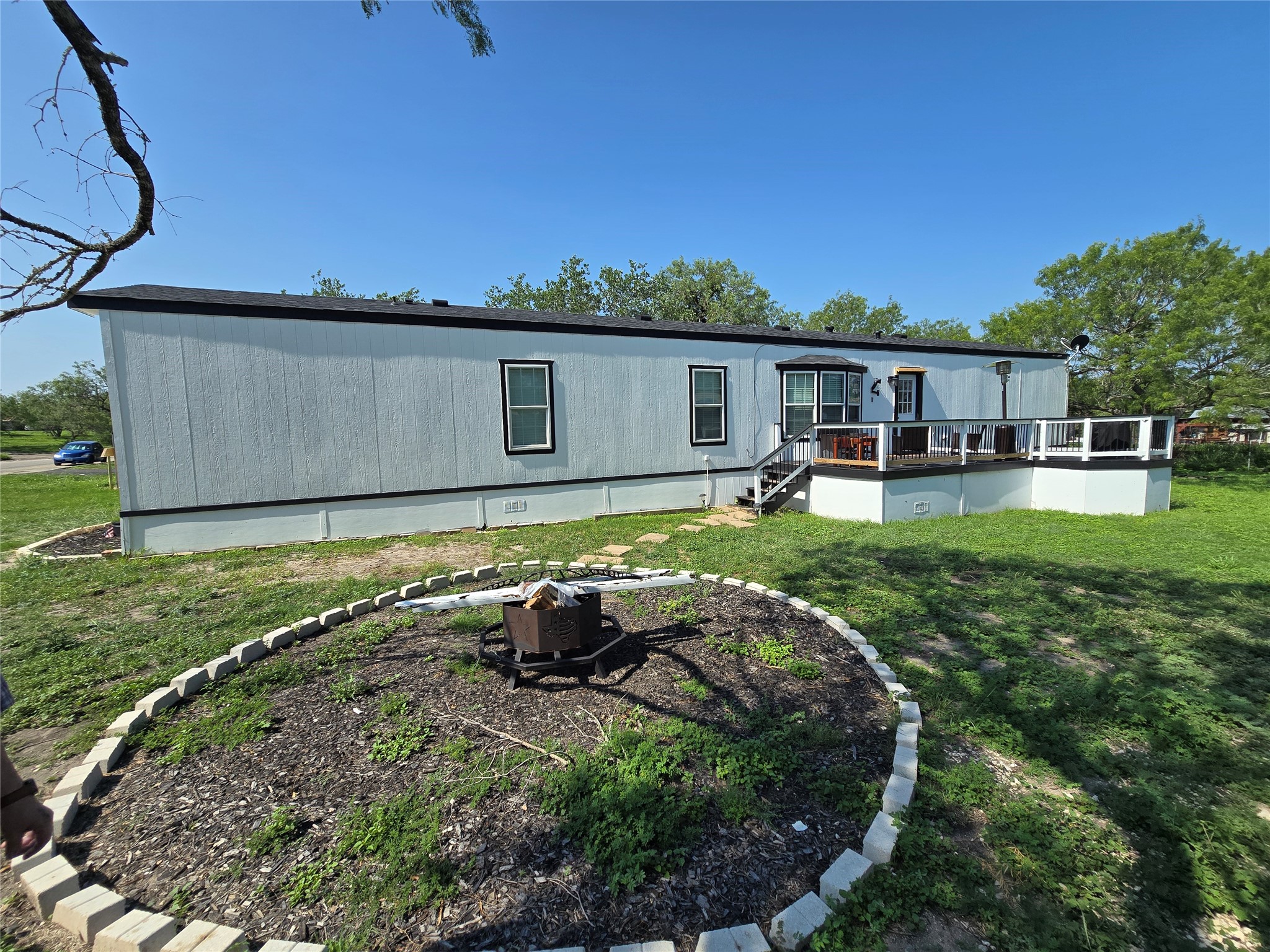 817 N Park Avenue Karnes City TX 78118