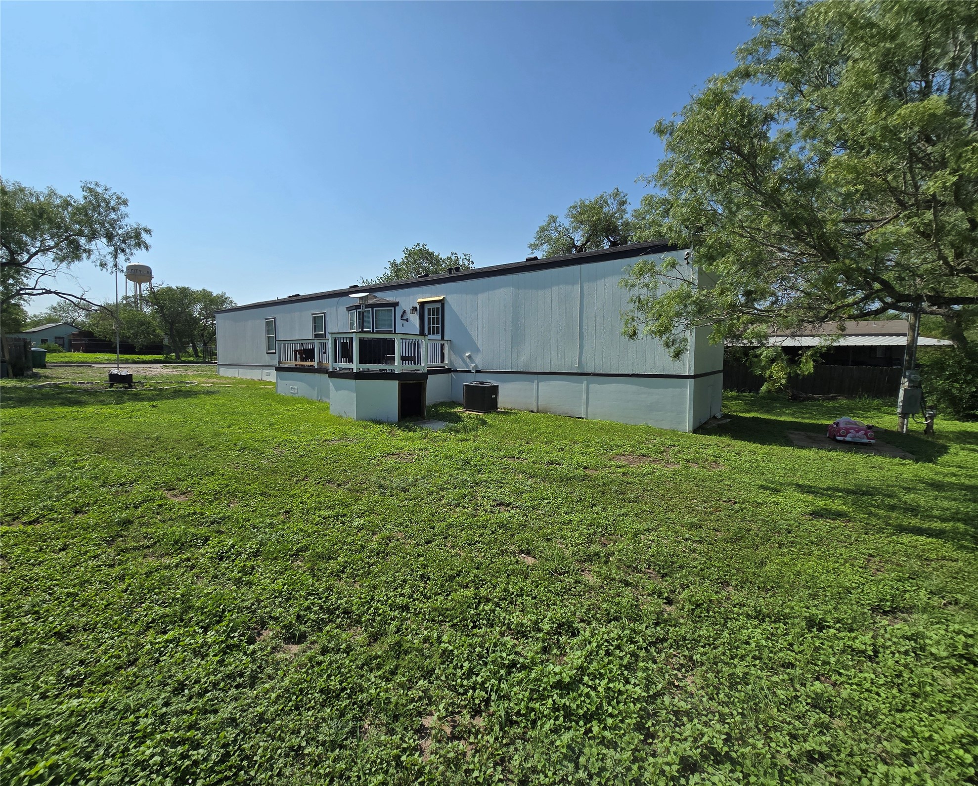 817 N Park Avenue Karnes City TX 78118