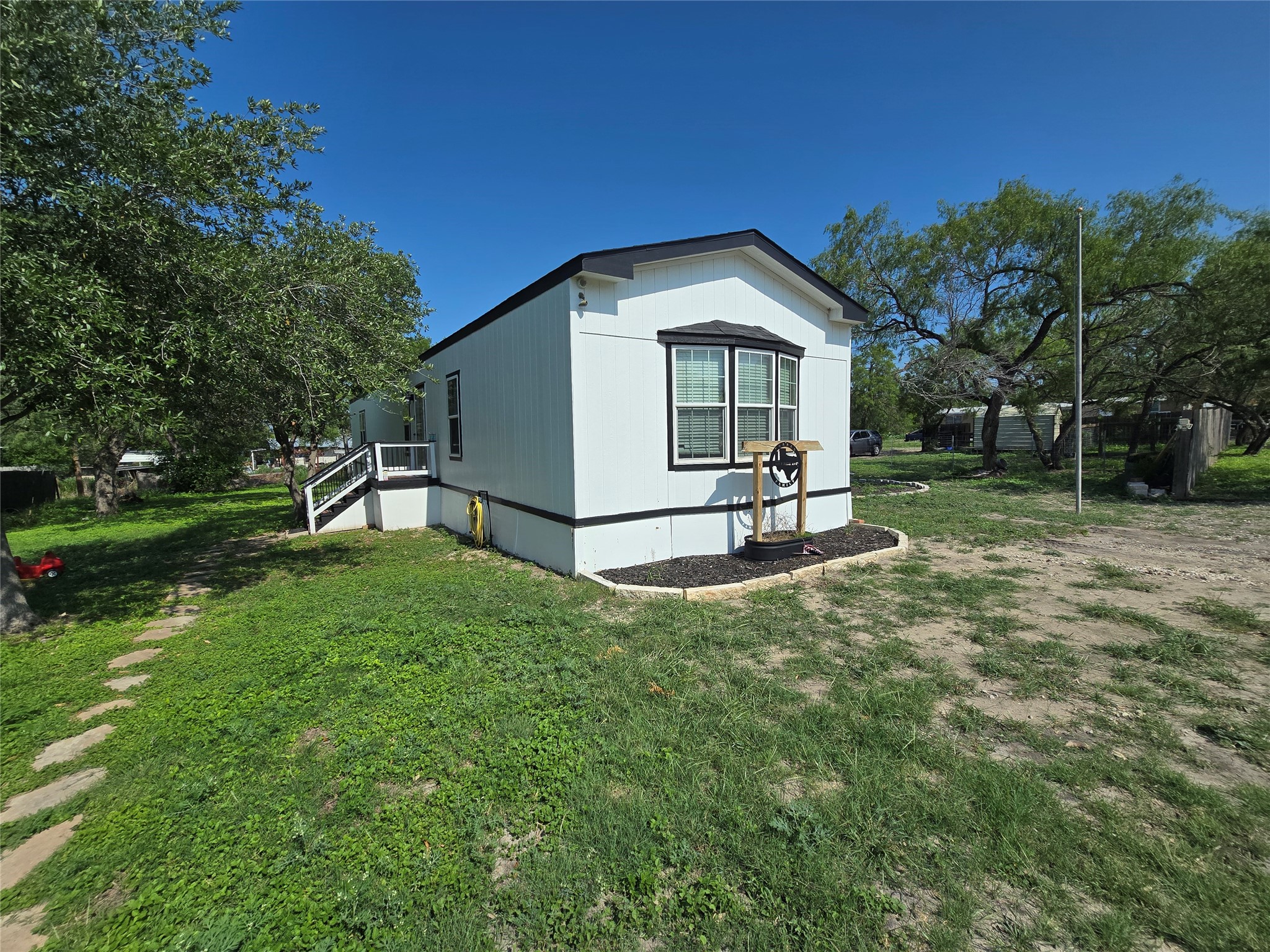 817 N Park Avenue Karnes City TX 78118
