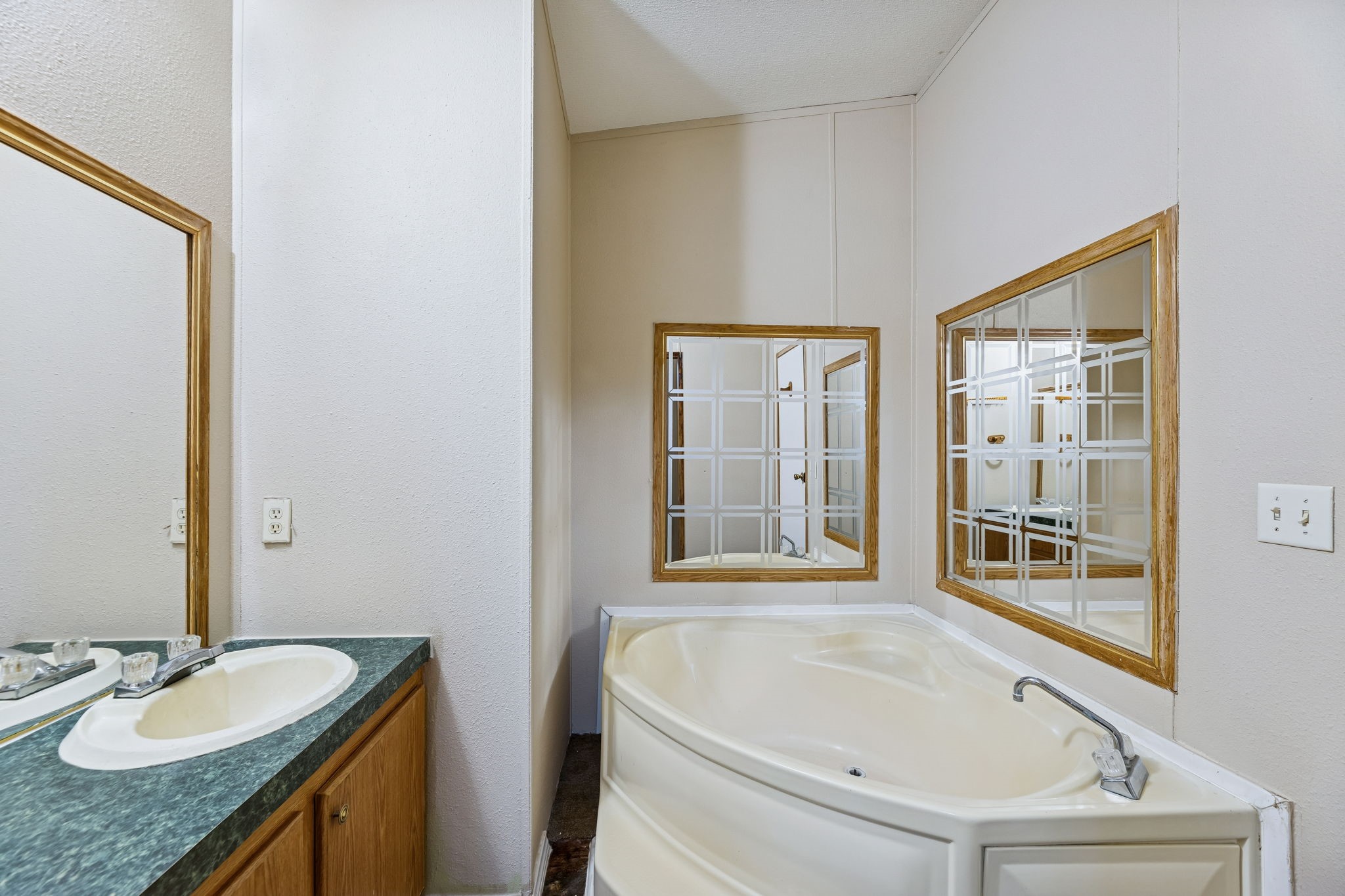 153 Buckboard Trail Weatherford TX 76087