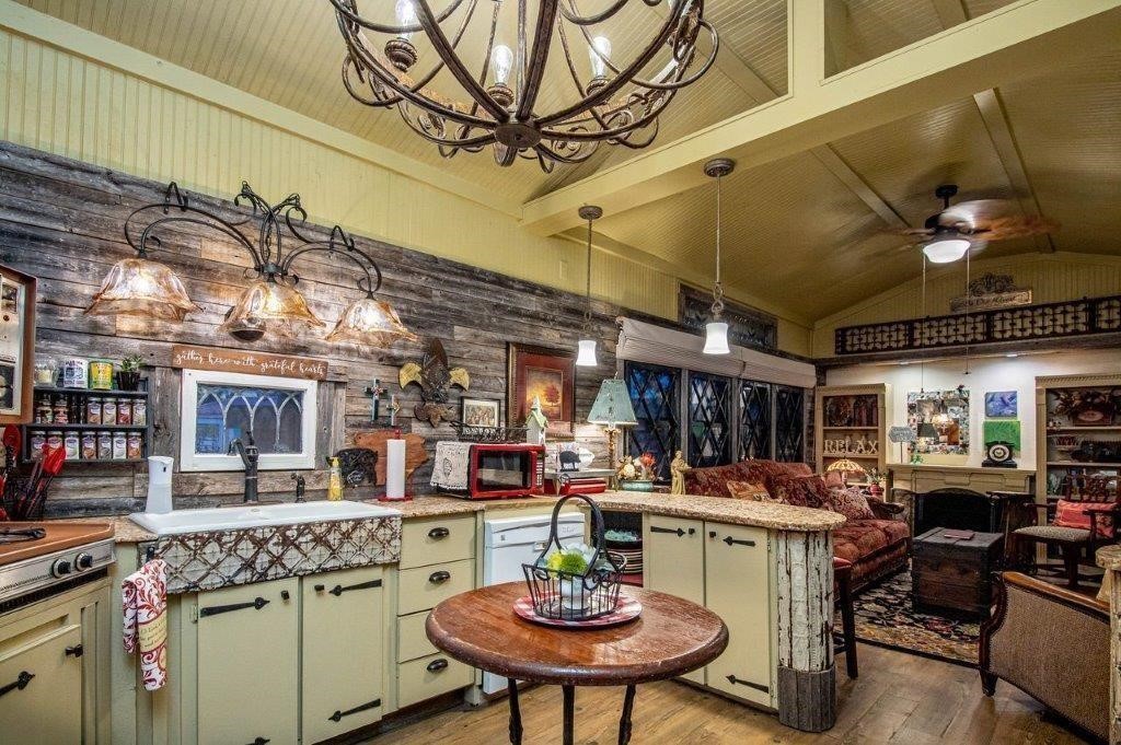 3211 Boynton Avenue Granbury TX 76049