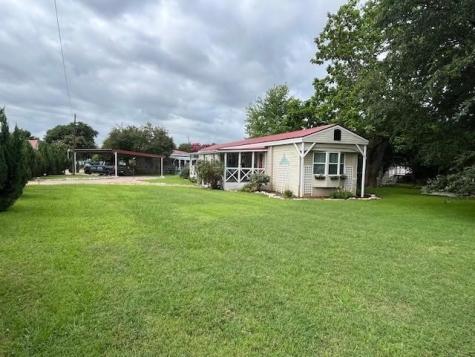 3211 Boynton Avenue Granbury TX 76049