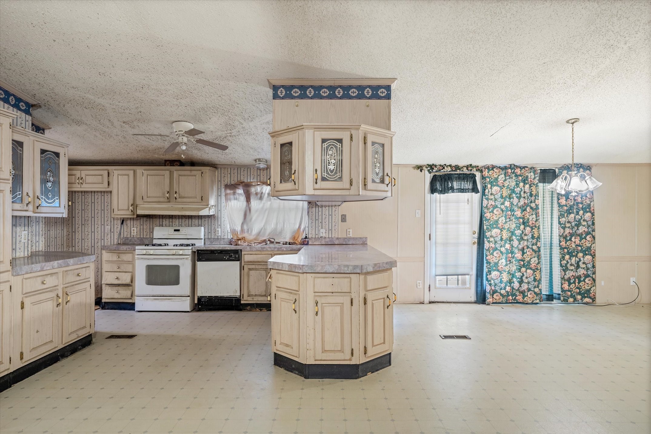 230 Vz County Road 3532 Wills Point TX 75169