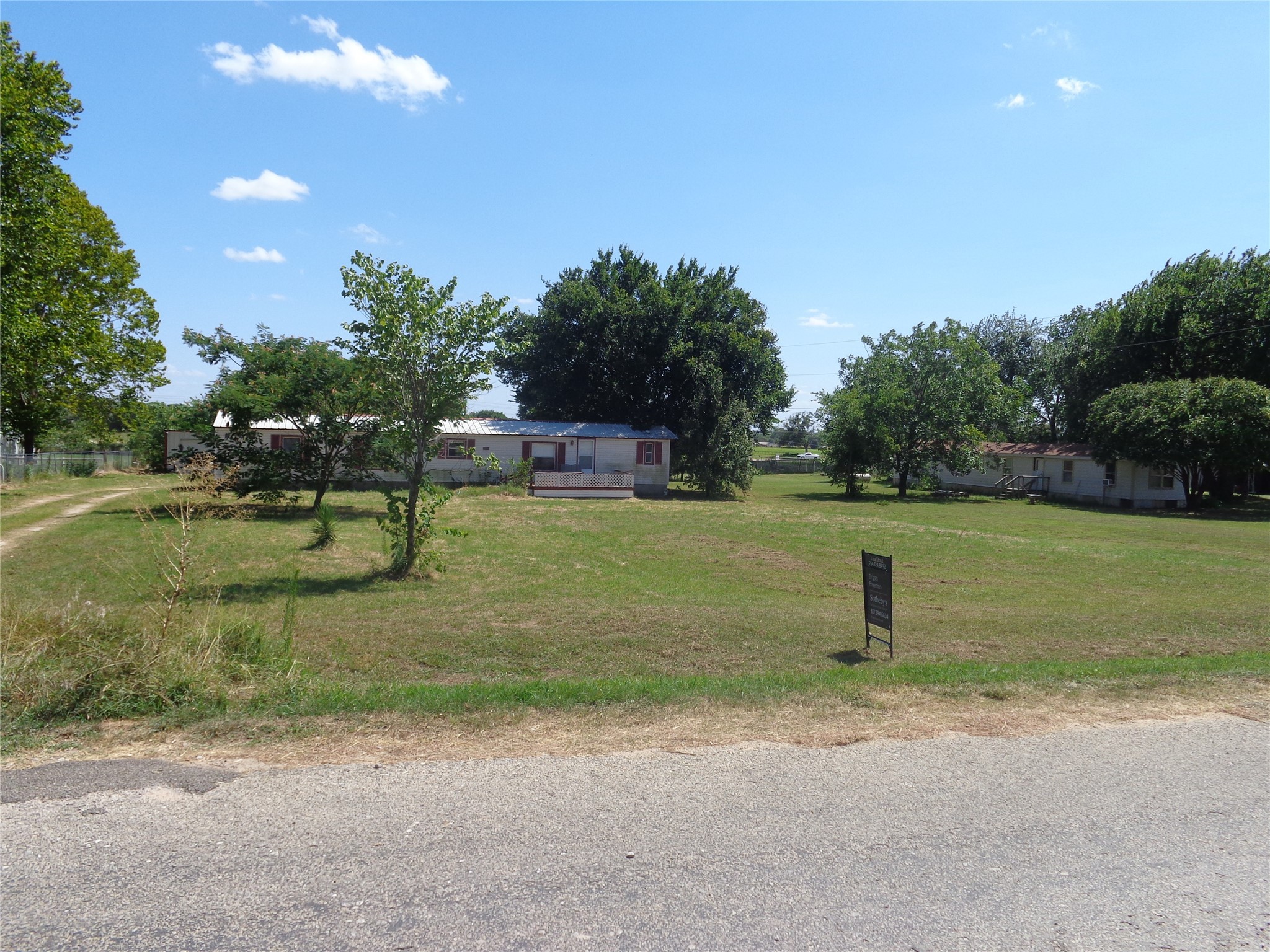 204 Circle Del Rio Aurora TX 76078