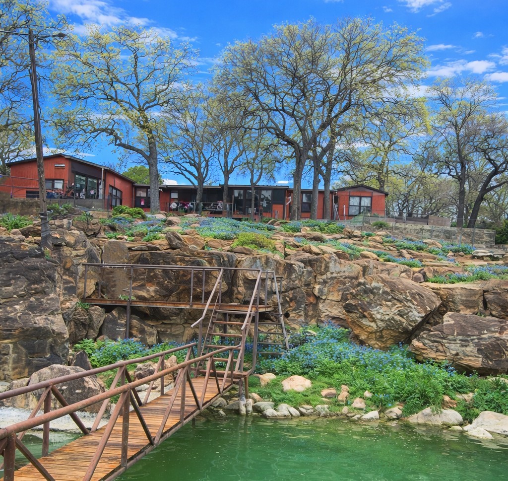 302 Kennon Circle Palo Pinto TX 76484