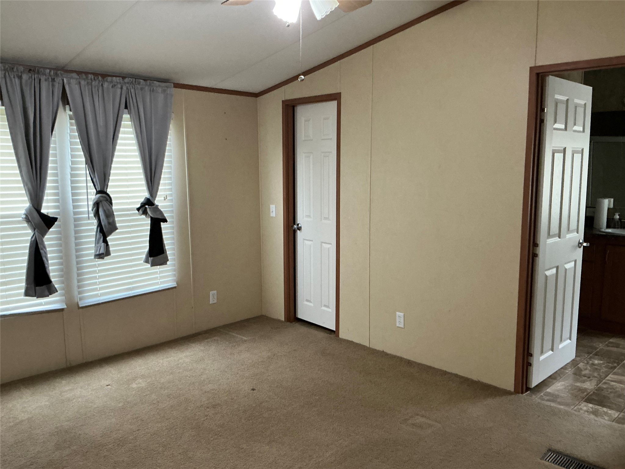 109 Mckelvain Street Oglesby TX 76561