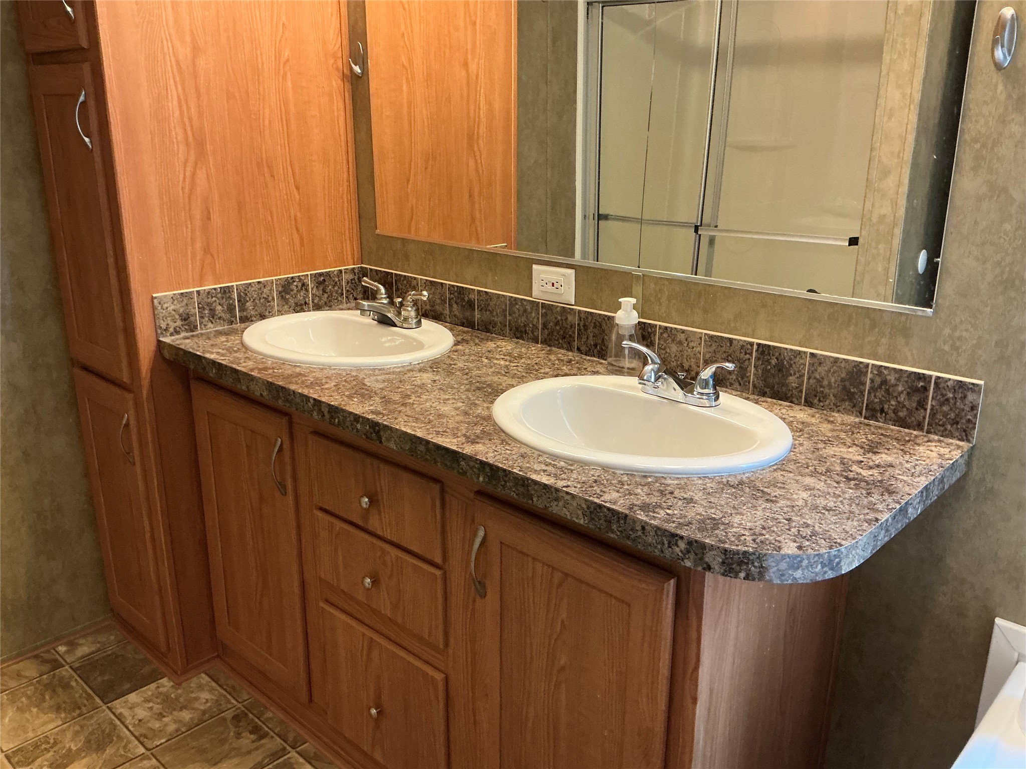 109 Mckelvain Street Oglesby TX 76561
