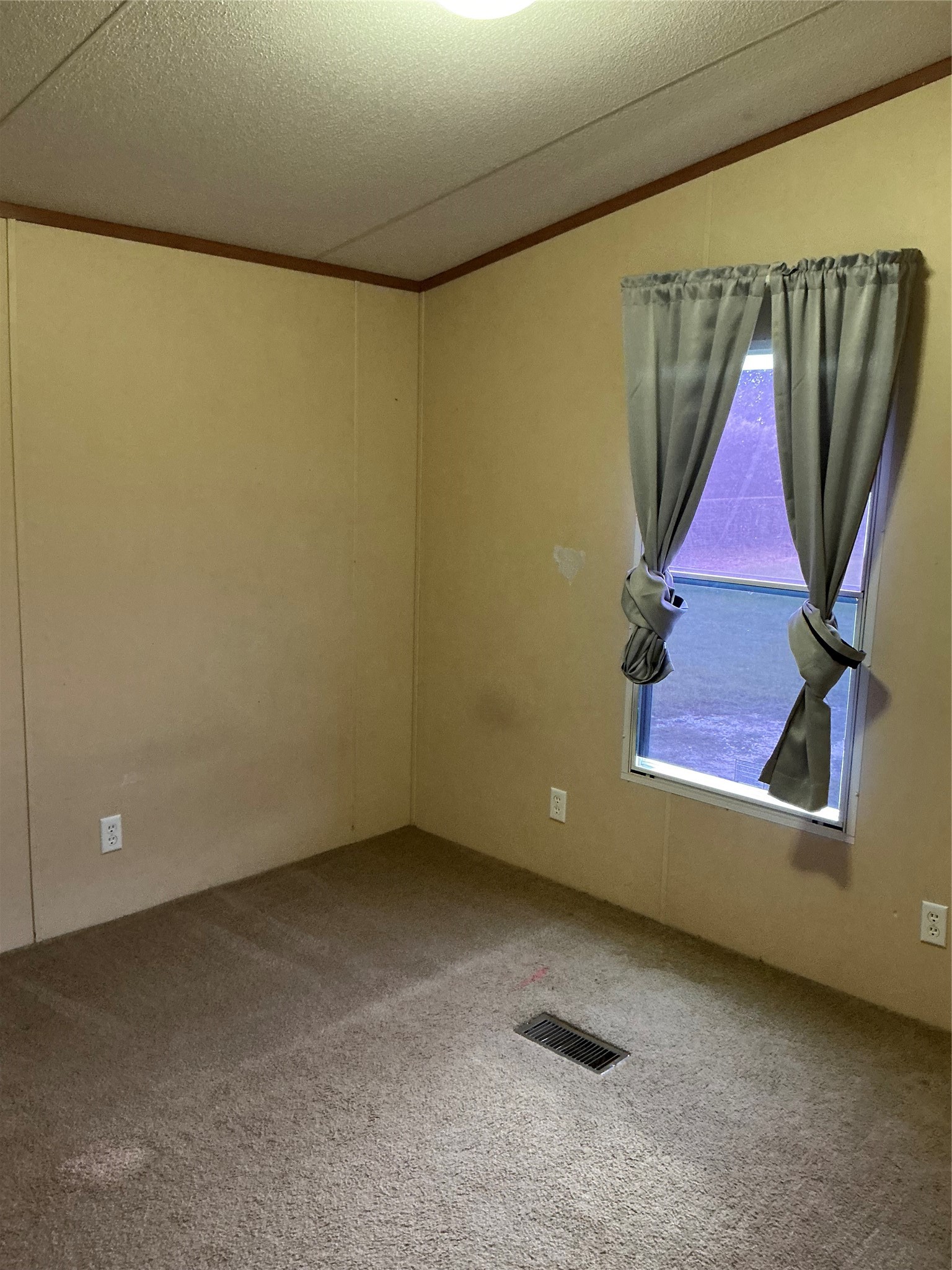 109 Mckelvain Street Oglesby TX 76561