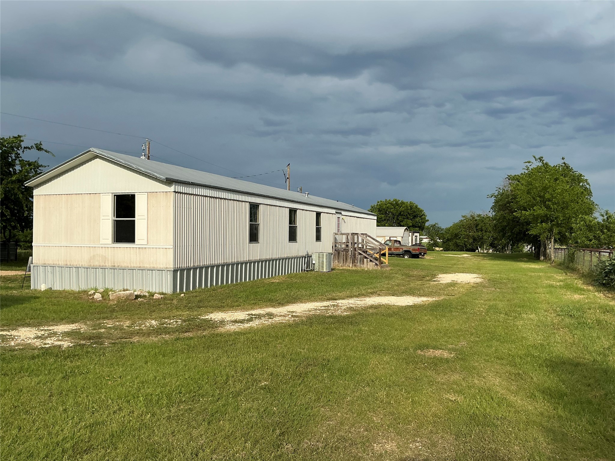 109 Mckelvain Street Oglesby TX 76561