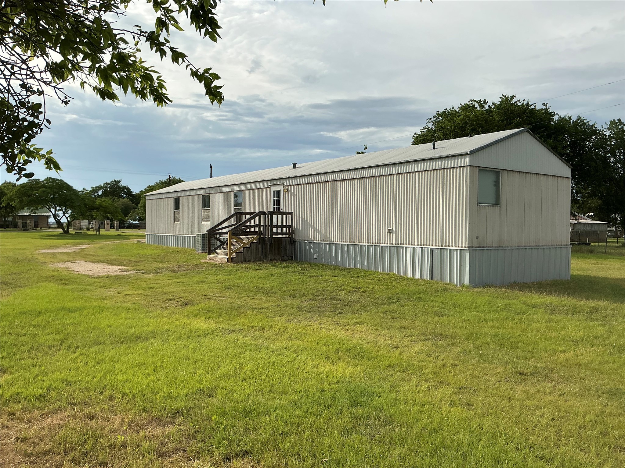 109 Mckelvain Street Oglesby TX 76561