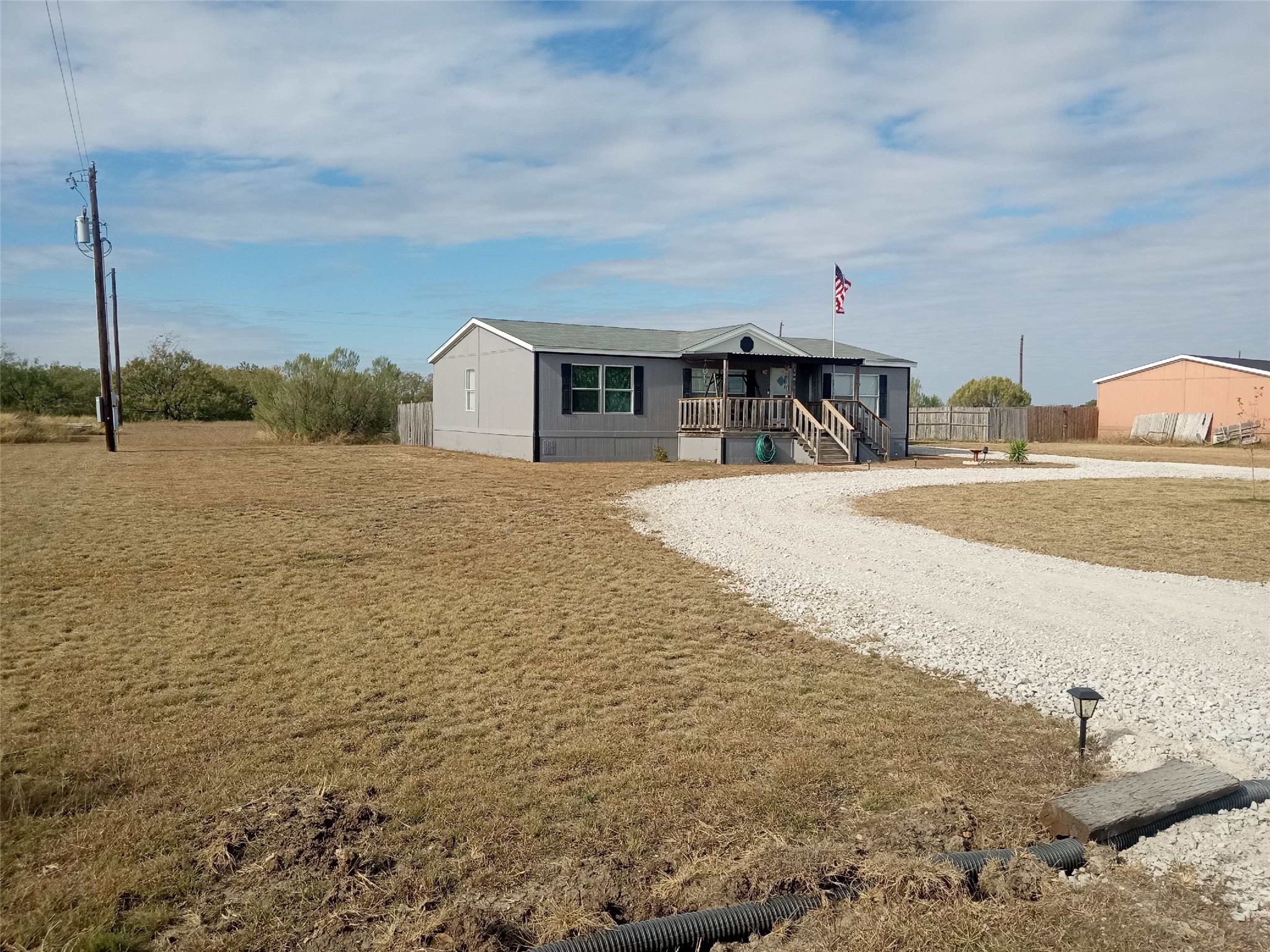 1001 Elizabeth Coleman TX 76834